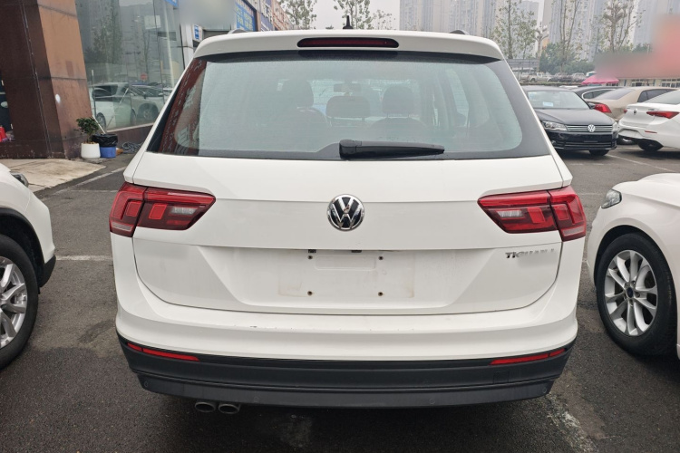 大众 途观L 2017款 330TSI 自动两驱风尚版车身外观6