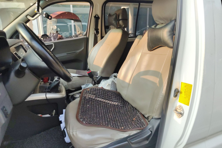 金杯海狮王 2021款 2.0L城运王系列捷运型标准顶6座1TZS中控内饰19