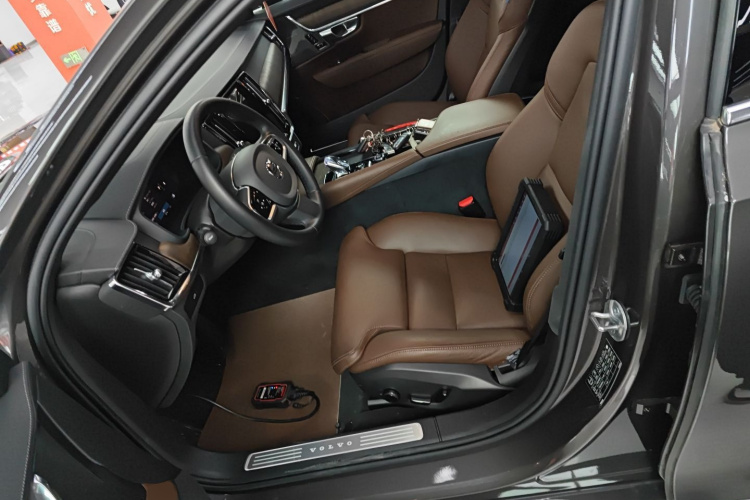 沃尔沃S90 2025款 B5 智远豪华版中控内饰19