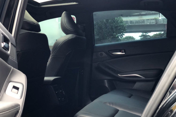 丰田 亚洲龙 2024款 2.0L 进取版中控内饰7005