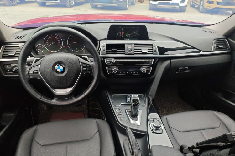 宝马3系 2017款 320Li M运动型中控内饰7002