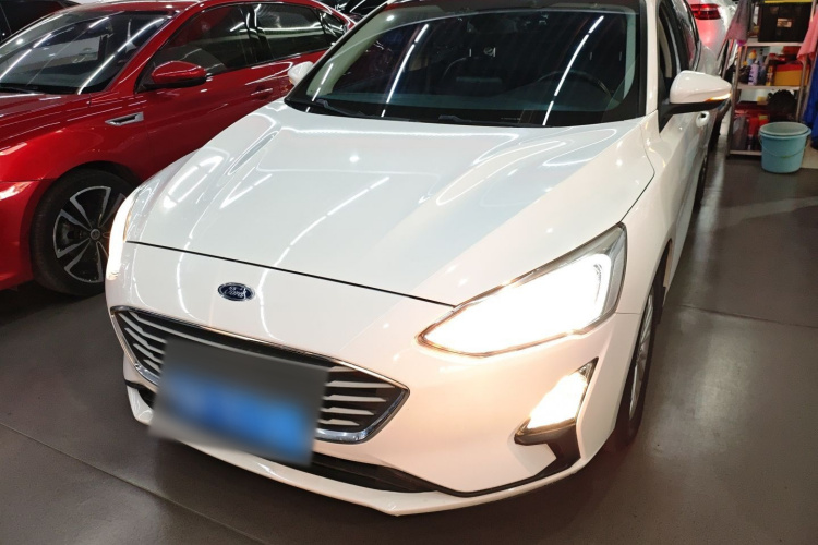 福特 福克斯 2019款 三厢 EcoBoost 180 自动锋潮型车身外观6001