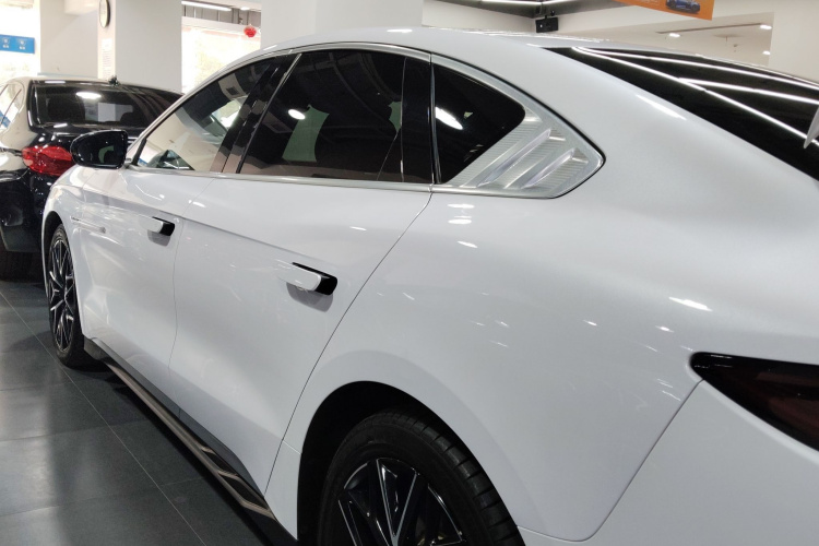 比亚迪 汉 2022款 EV 创世版 610KM四驱尊享型车身外观4