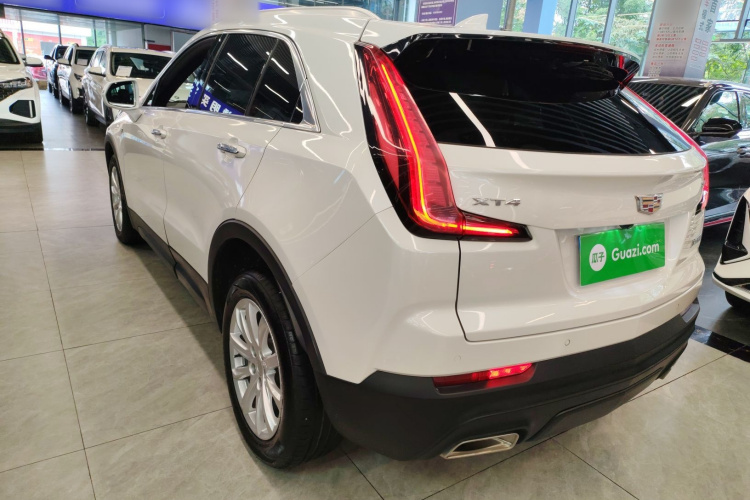 凯迪拉克XT4 2021款 28T 两驱技术型车身外观4