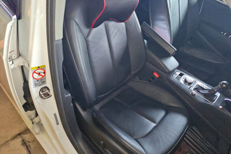 奥迪A3 2018款 30周年年型 Sportback 40 TFSI 风尚型局部细节41