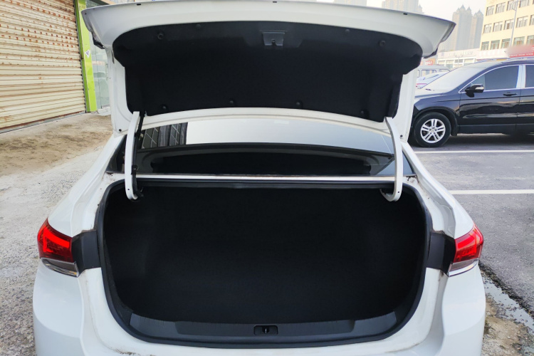 别克 英朗 2021款 改款 1.3T 自动轻混动精英型局部细节23