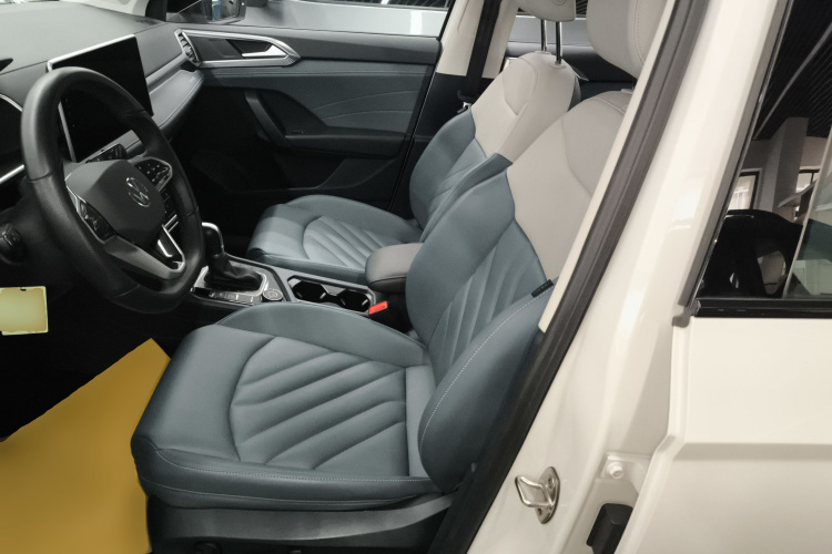 大众 途岳 2023款 330TSI 四驱月尊版中控内饰19