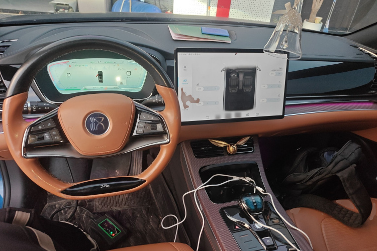 比亚迪 汉 2022款 DM-i 121KM 尊享型中控内饰12