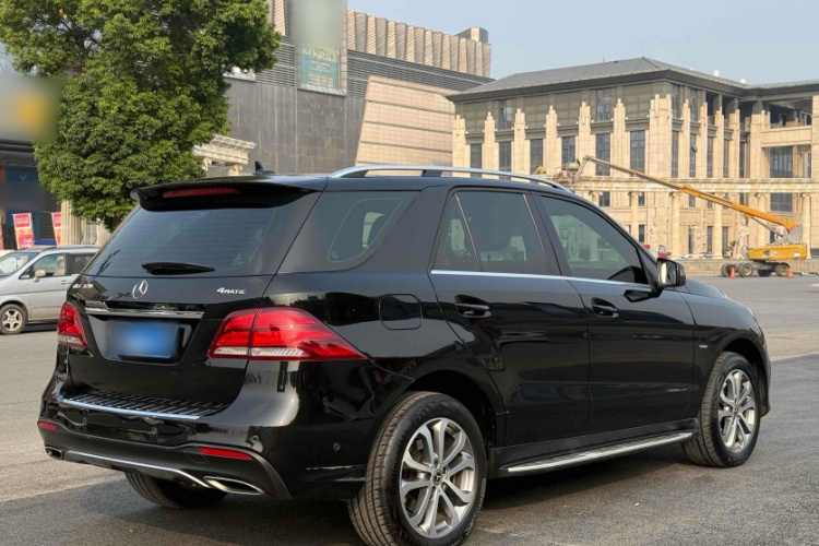 奔驰GLE 2018款 GLE 320 4MATIC 动感型臻藏版车身外观6007