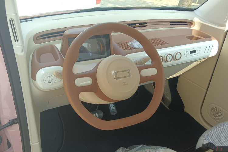 奔腾小马 2026款 222km 炫彩马中控内饰13