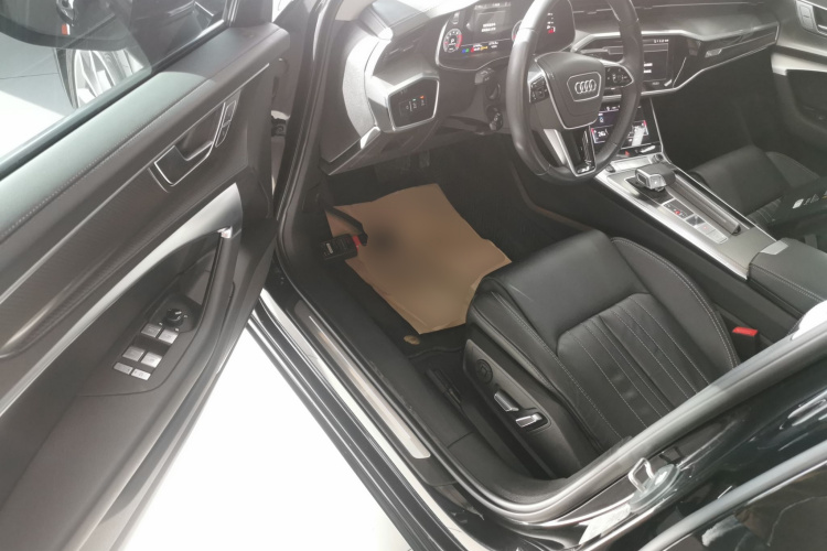 奥迪A6L 2023款 改款 40 TFSI 豪华致雅型中控内饰20