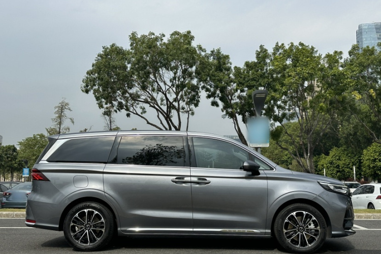 荣威iMAX8 2022款 400TGI 欢聚版车身外观6003