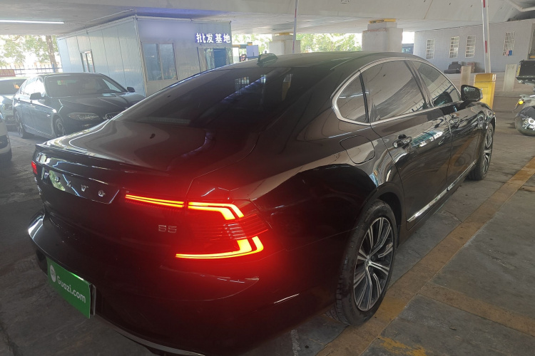 沃尔沃S90 2021款 B5 智远豪华版车身外观7
