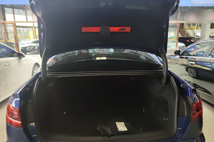 奥迪A4L 2019款 40 TFSI 时尚型 国V局部细节23