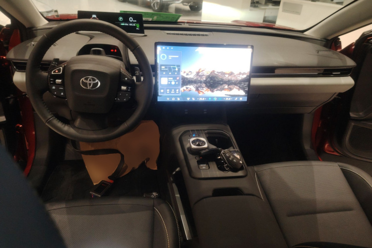 丰田bZ5 2025款 550 PRO智行版中控内饰7002