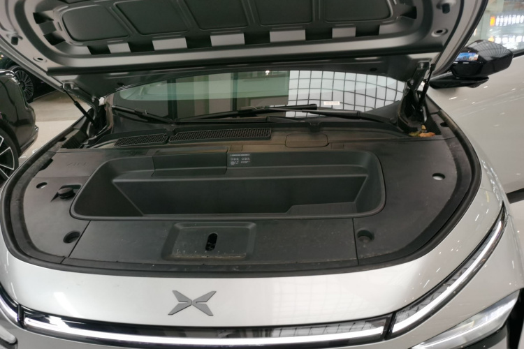 小鹏G7 2025款 702 超长续航 Max机舱底盘24