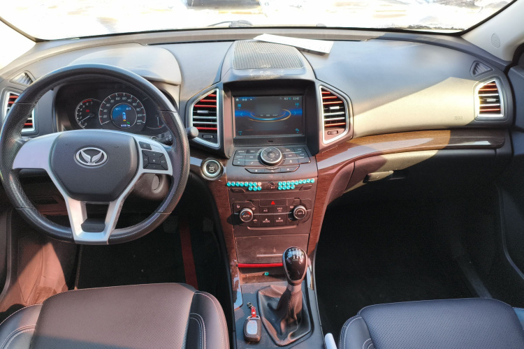 北汽幻速S6 2016款 1.5T 手动领先型中控内饰7002