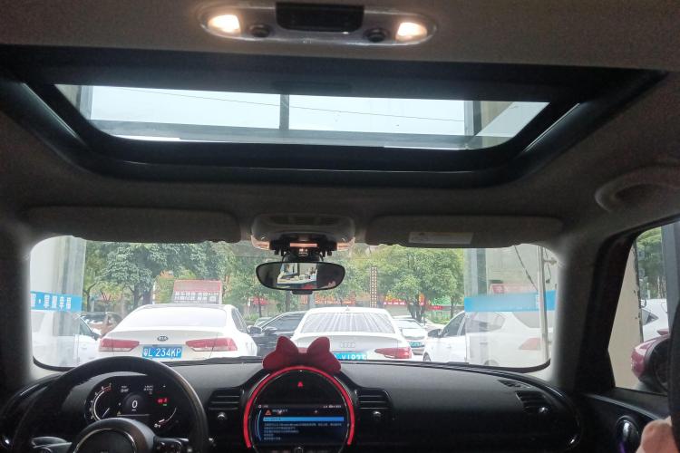 MINI Clubman 2021款 1.5T COOPER中控内饰22