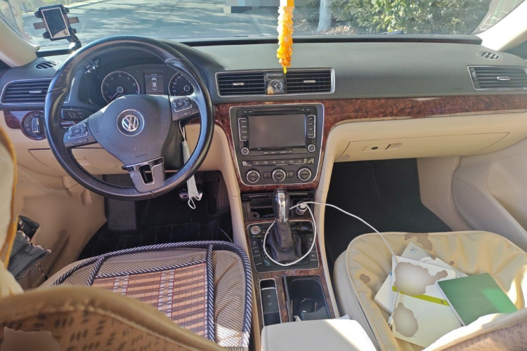大众 帕萨特 2013款 1.8TSI DSG御尊版中控内饰7002