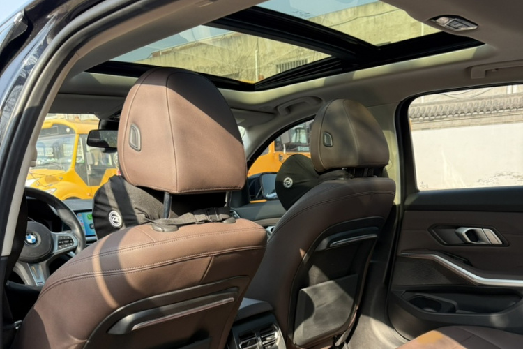 宝马3系 2021款 改款二 325Li M运动套装中控内饰7006