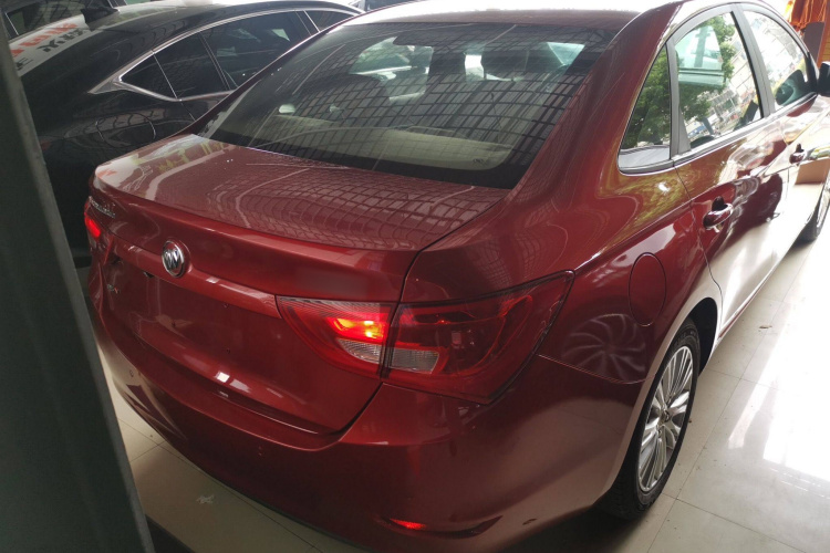 别克 英朗 2015款 15N 自动精英型车身外观6