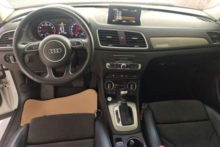 奥迪Q3 2016款 40 TFSI quattro 全时四驱运动型中控内饰12