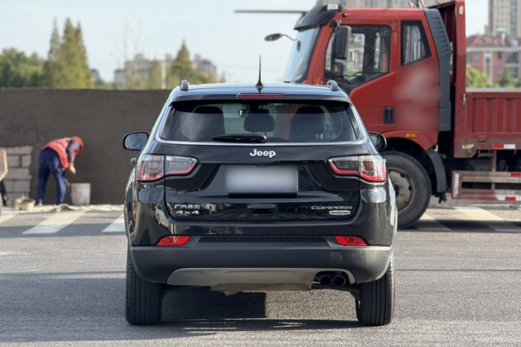 Jeep 指南者 2017款 200T 自动家享四驱版车身外观6009