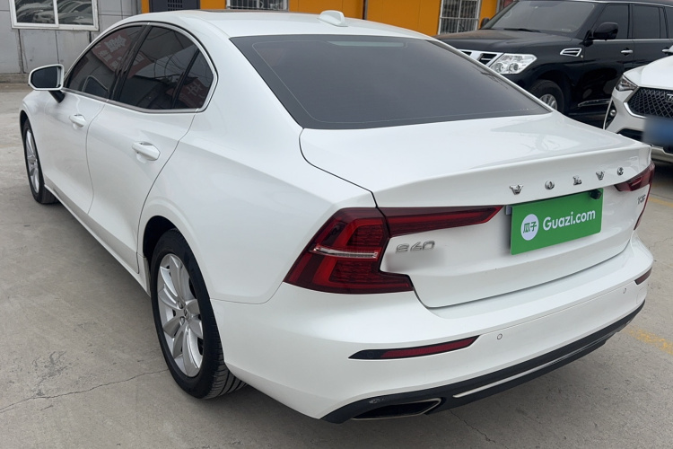 沃尔沃S60 2020款 T3 智行豪华版车身外观6005