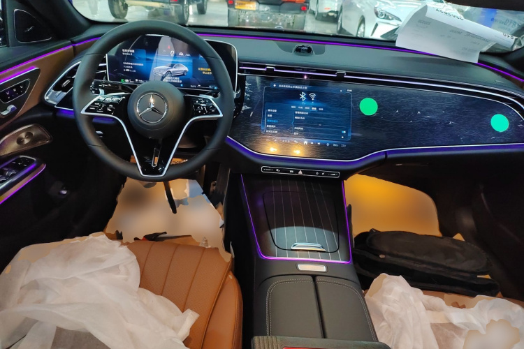奔驰E级 2025款 改款 E 300 L 豪华型中控内饰7002