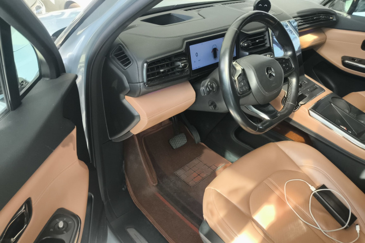 蔚来ES6 2022款 75kWh 运动版中控内饰7003