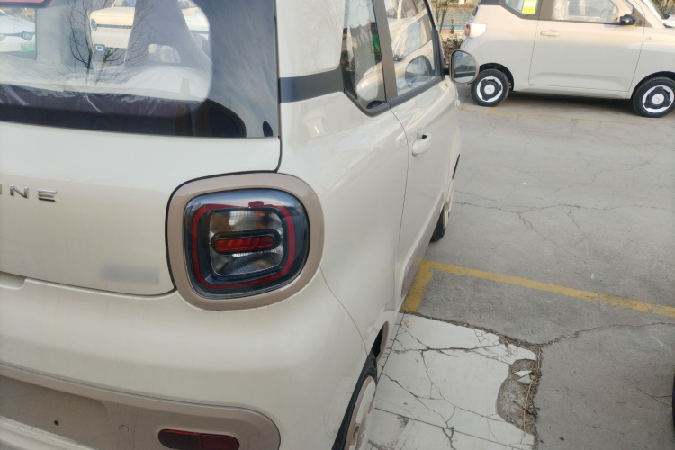 奔腾小马 2026款 222km 萌趣马 Plus车身外观6006