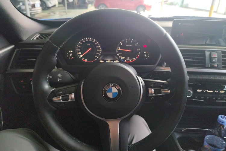 宝马3系GT 2020款 320i M运动套装中控内饰13