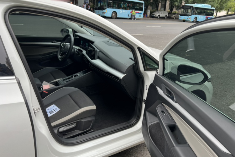 大众 高尔夫 2023款 280TSI DSG Pro中控内饰7001