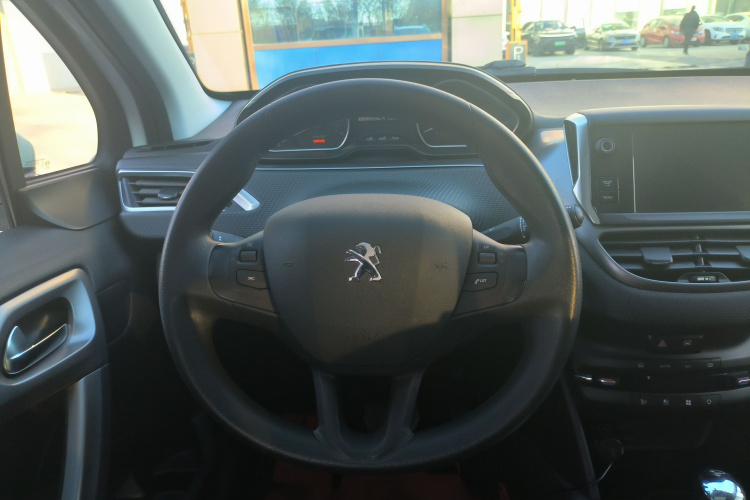 标致2008 2014款 1.6L 自动时尚版局部细节13