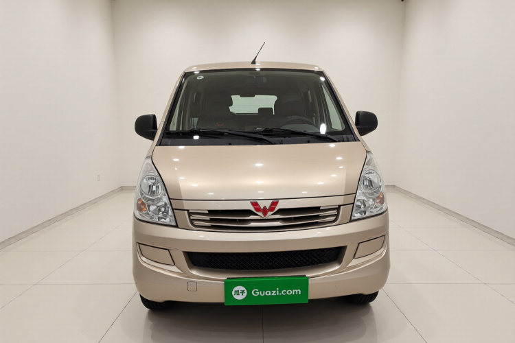 五菱汽车 五菱荣光S 2023款 1.5L 基本型 5/7座车身外观2