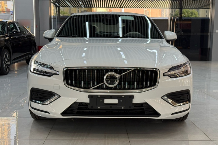 沃尔沃S60 2026款 B4 智逸豪华版车身外观6007