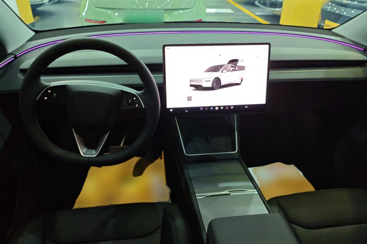 特斯拉 Model Y 2025款 后轮驱动版中控内饰12
