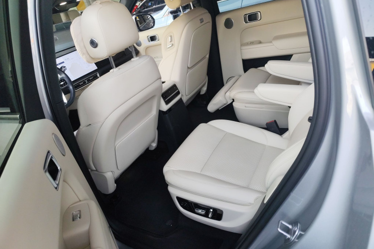 理想汽车 理想L9 2023款 Pro中控内饰21