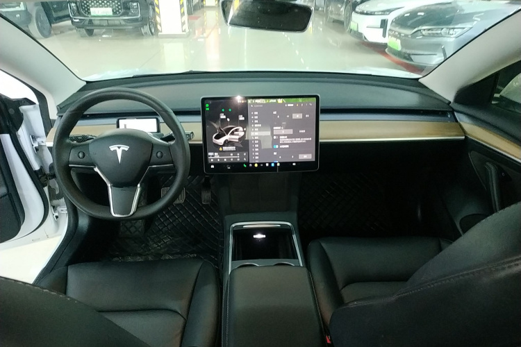 特斯拉 Model 3 2022款 后轮驱动版中控内饰7002