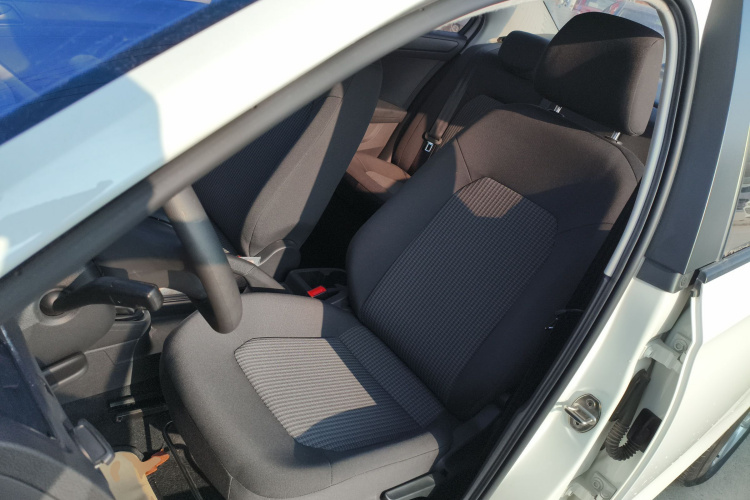 大众 桑塔纳 2016款 1.6L 手动风尚版中控内饰19