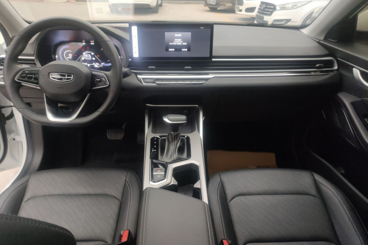 吉利汽车 帝豪 2023款 第4代冠军版 1.5L CVT豪华型中控内饰7003