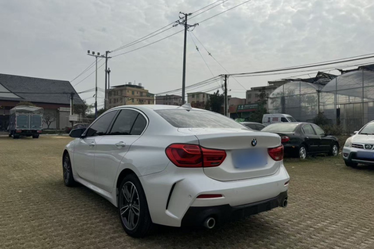 宝马1系 2022款 120i M运动版车身外观6007