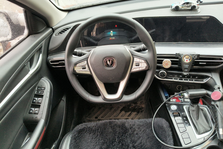 长安 逸动 2020款 PLUS 蓝鲸NE 1.4T GDI DCT尊贵型中控内饰13