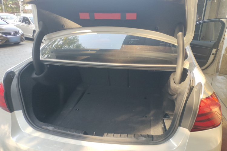 宝马3系 2018款 320Li 时尚型机舱底盘23