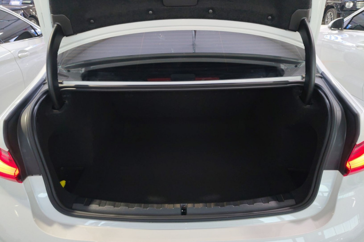 宝马3系 2024款 325Li M运动套装机舱底盘23