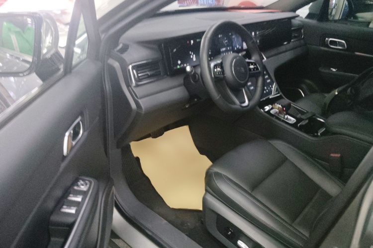 理想汽车 理想ONE 2021款 增程6座版中控内饰7003