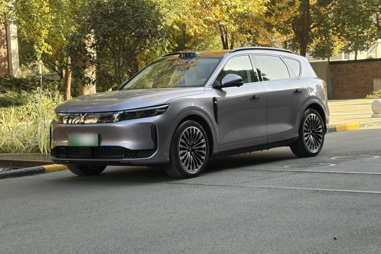 岚图汽车 岚图FREE 2025款 FREE+ 四驱乾崑版车身外观1