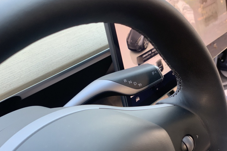 特斯拉 Model Y 2022款 改款 后轮驱动版中控内饰7001