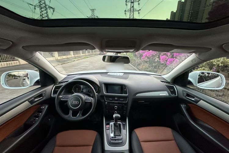 奥迪Q5 2016款 40 TFSI 进取型中控内饰7006