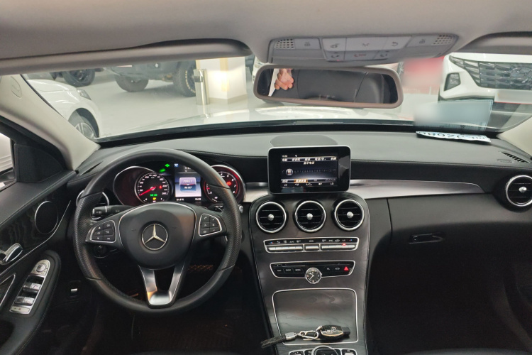 奔驰C级 2017款 C 180 L 运动版中控内饰12